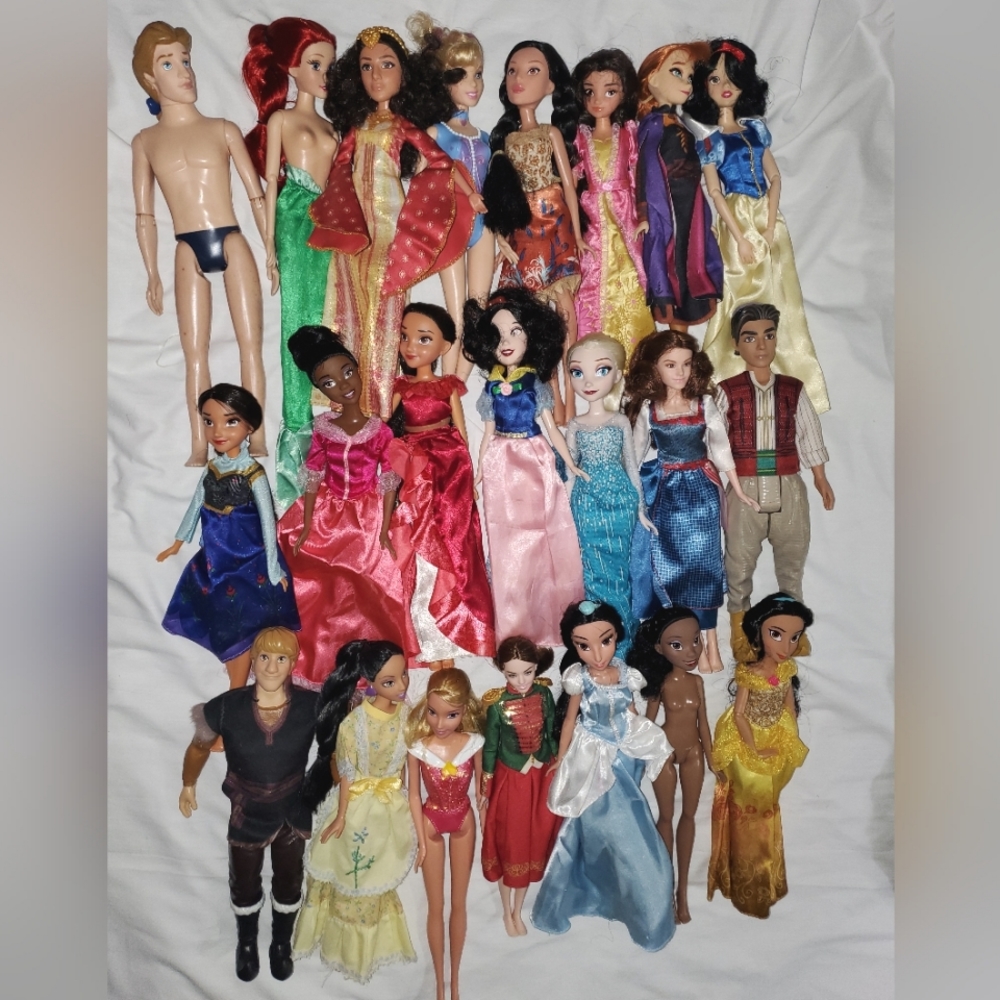 :* Huge lot of 22 used  disney prince  & princess charactor dolls  READ